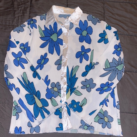 Amazon Button Up Set. Size Small. Blue and Green flower details. - Picture 1 of 2
